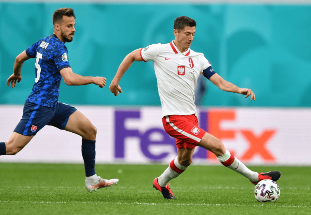 包含斯洛伐克不敌威尔士，晋级希望渺茫的词条