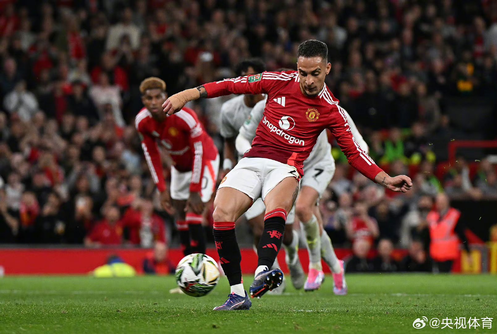 包含英格兰队连胜被终结，全力备战下场比赛的词条